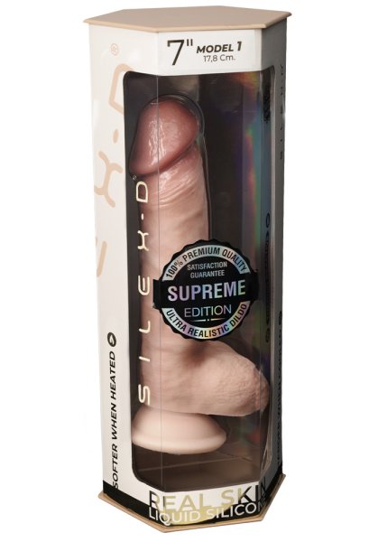 Premium Real Skin Dildo med pung 18 cm